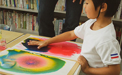 色彩心理学療法写真-子どものための心理支援活動